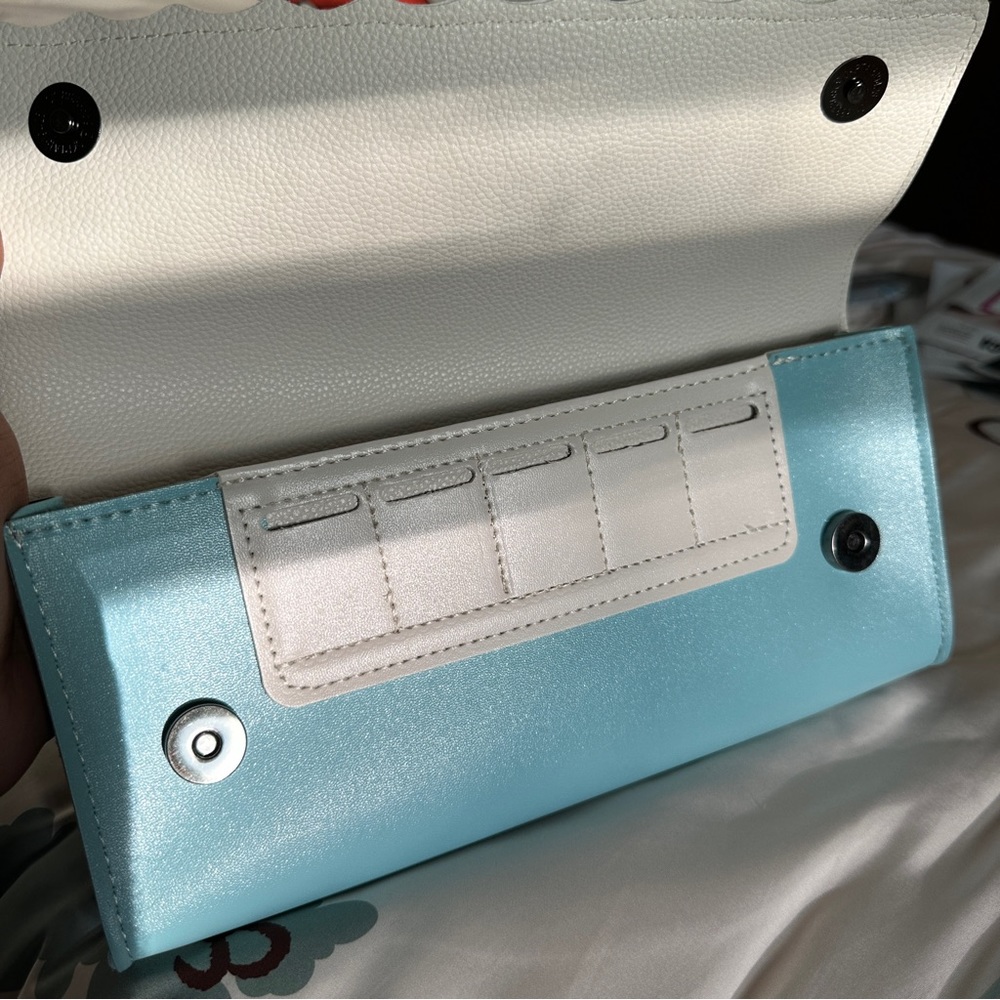 Nintendo Switch - Animal Crossing Carrying Case with Game Slots - Protective - Picture 3 of 5